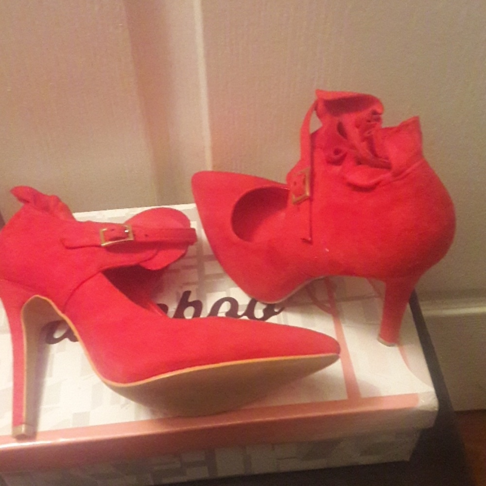 👠NIB👠 RED HIGH HEEL PUMPS